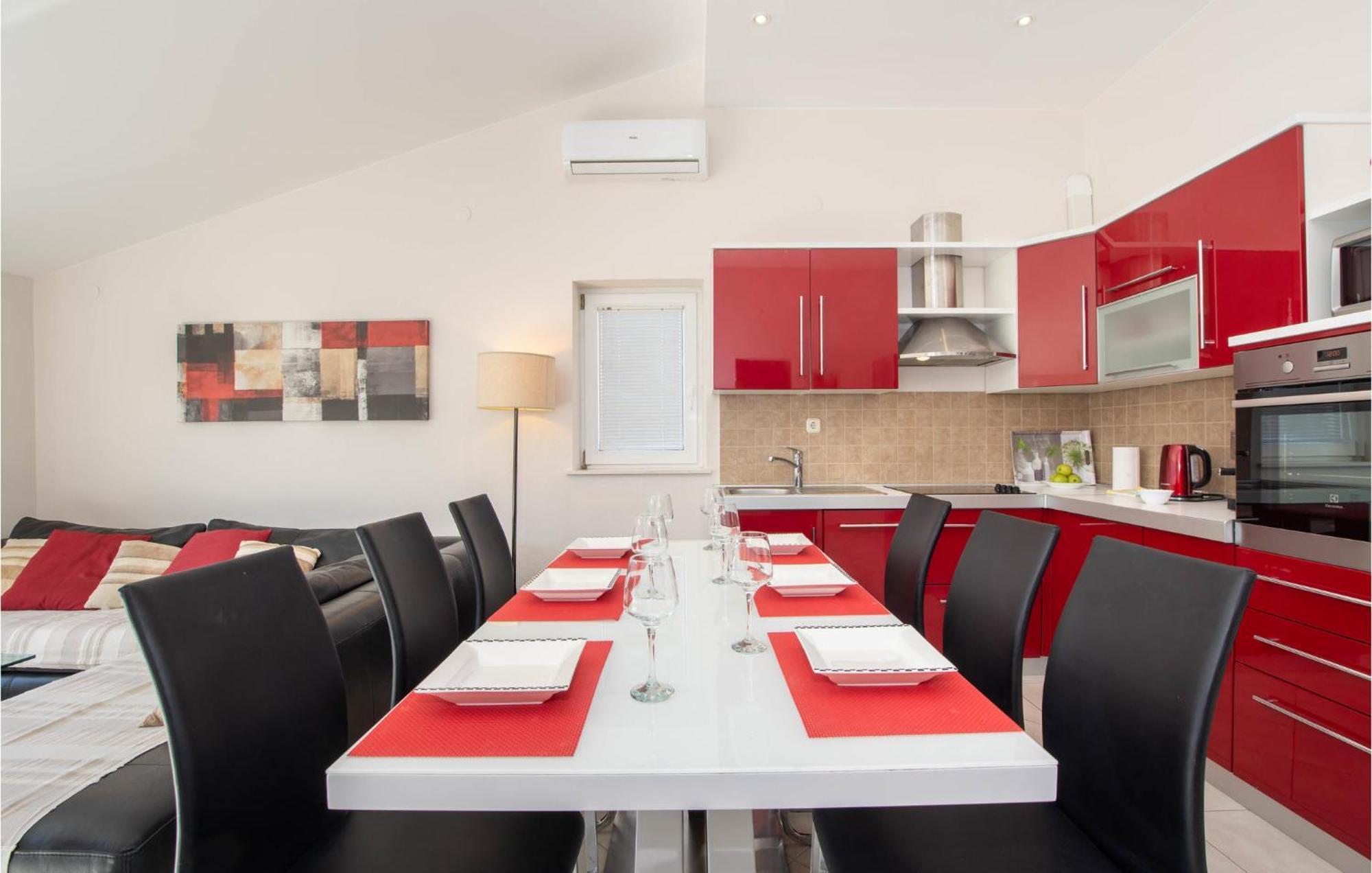 Nice Apartment In Ostrvica With Kitchen Eksteriør bilde